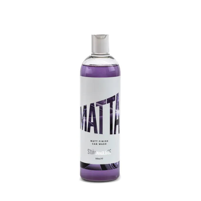 A transparent bottle of purple liquid labeled "MATTA" and "Matt Finish Car Wash STJÄRNAGLOSS," 500ml, stands upright against a plain white background.